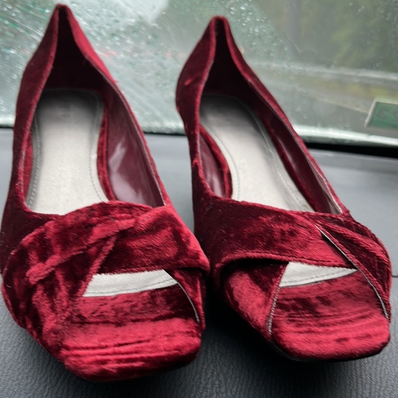 Apt. 9 Shoes - 🆕🍒Apt. 9 Velvet Peep Toe Wedges